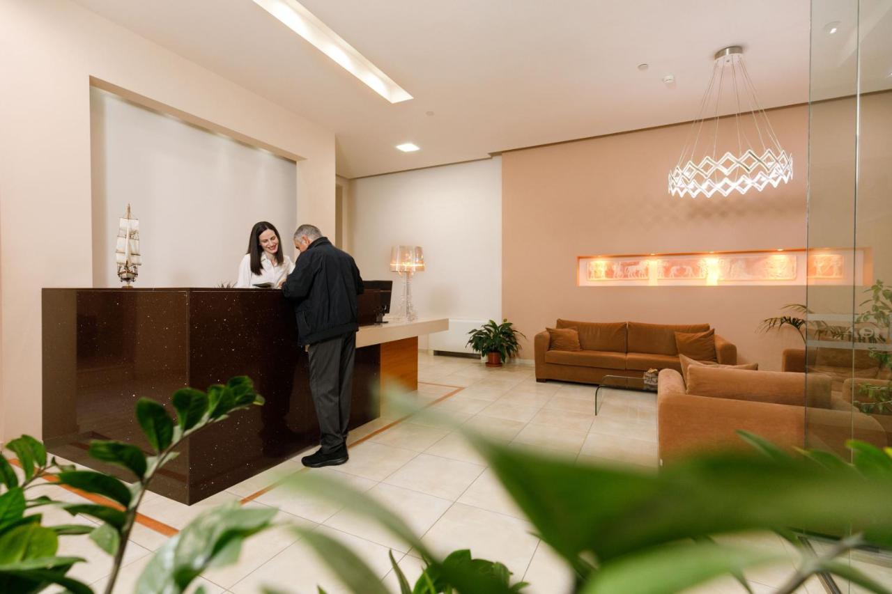 Hotel Athina Lamía Eksteriør bilde